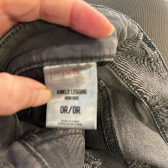 🖤 Express Dark Gray Distressed Ankle Legging Jeans - Size 0 - Picture 5 of 5